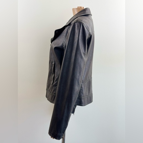 Universal Thread Black Faux Leather Motorcycle Jacket, Women's Size Medium - Picture 5 of 14